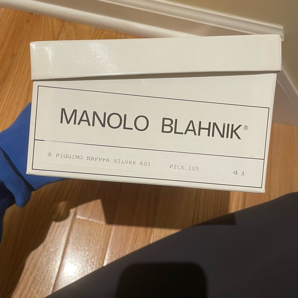 Manolo Blahnik Piggino Nappa Silver Heels - Picture 4 of 4